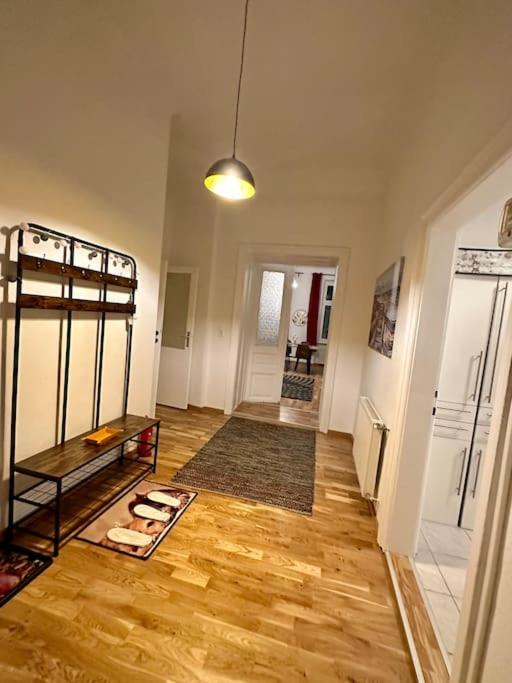 Klimatisierter Wiener Altbauflair Im Zentrum Wiens Exterior foto
