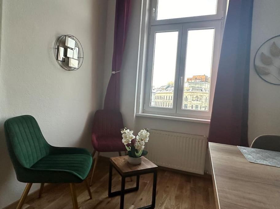 Klimatisierter Wiener Altbauflair Im Zentrum Wiens Exterior foto